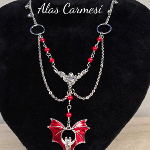 Collar Alas Carmesí