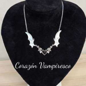 Collar Corazón Vampiresco