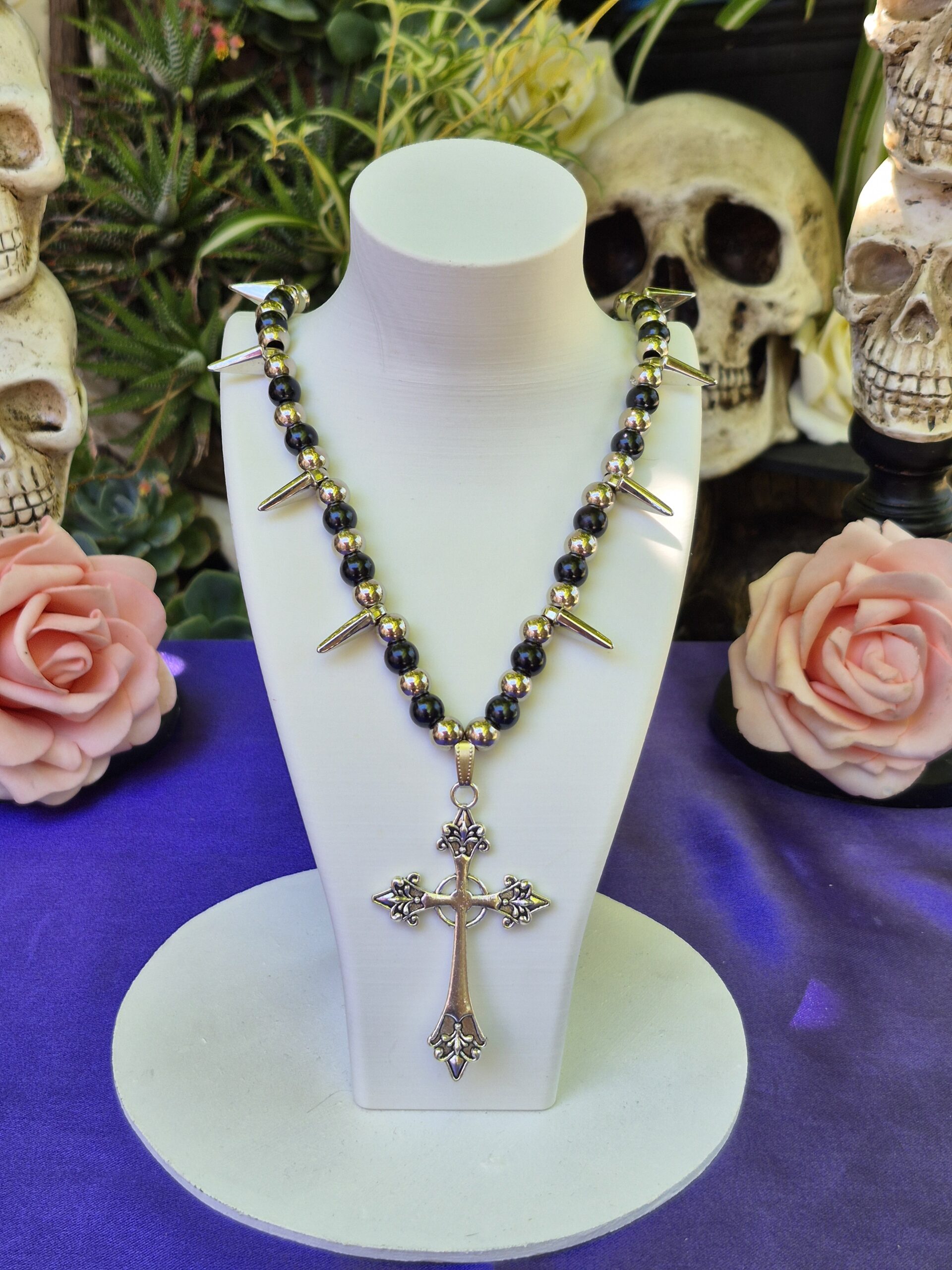 Collar Cruz con Puas - Image 4