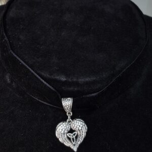 Choker Corazón alado