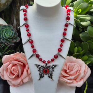 Collar Mariposa Ojo Rojo con Púas