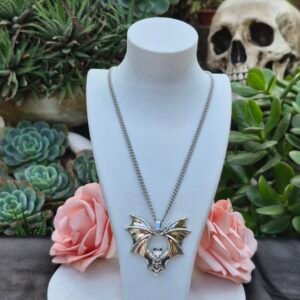 Collar Vampiro Volando Plateado
